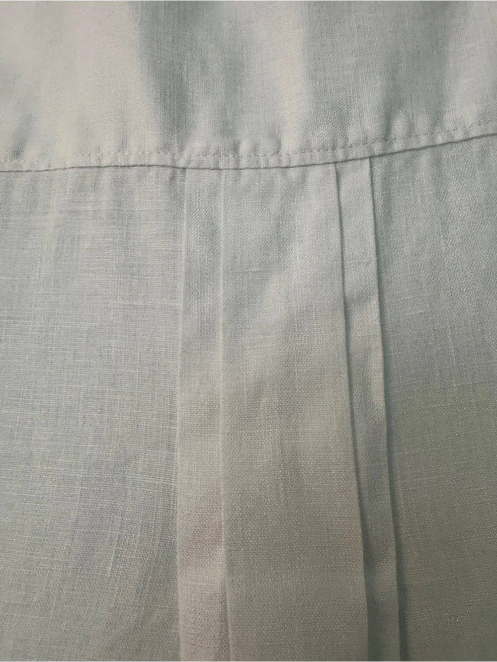 Tommy Bahama Linen White Sleeveless V-Neck Blouse - Picture 3 of 5